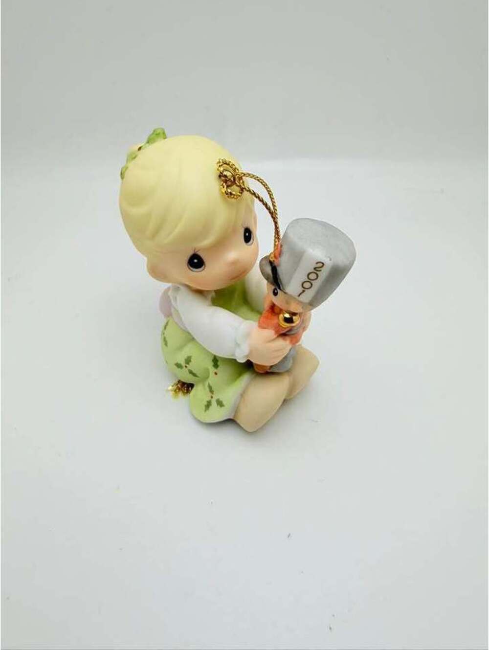 Precious Moments 2001 Ornament 'May Your Christmas Begin With A Bang!'